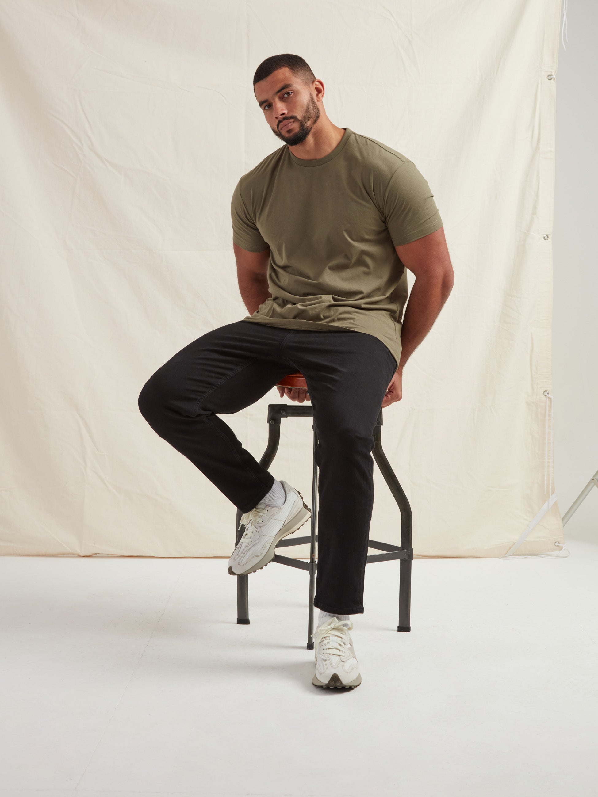 Load image into Gallery viewer, Tall Khaki Crew Neck T-Shirt

