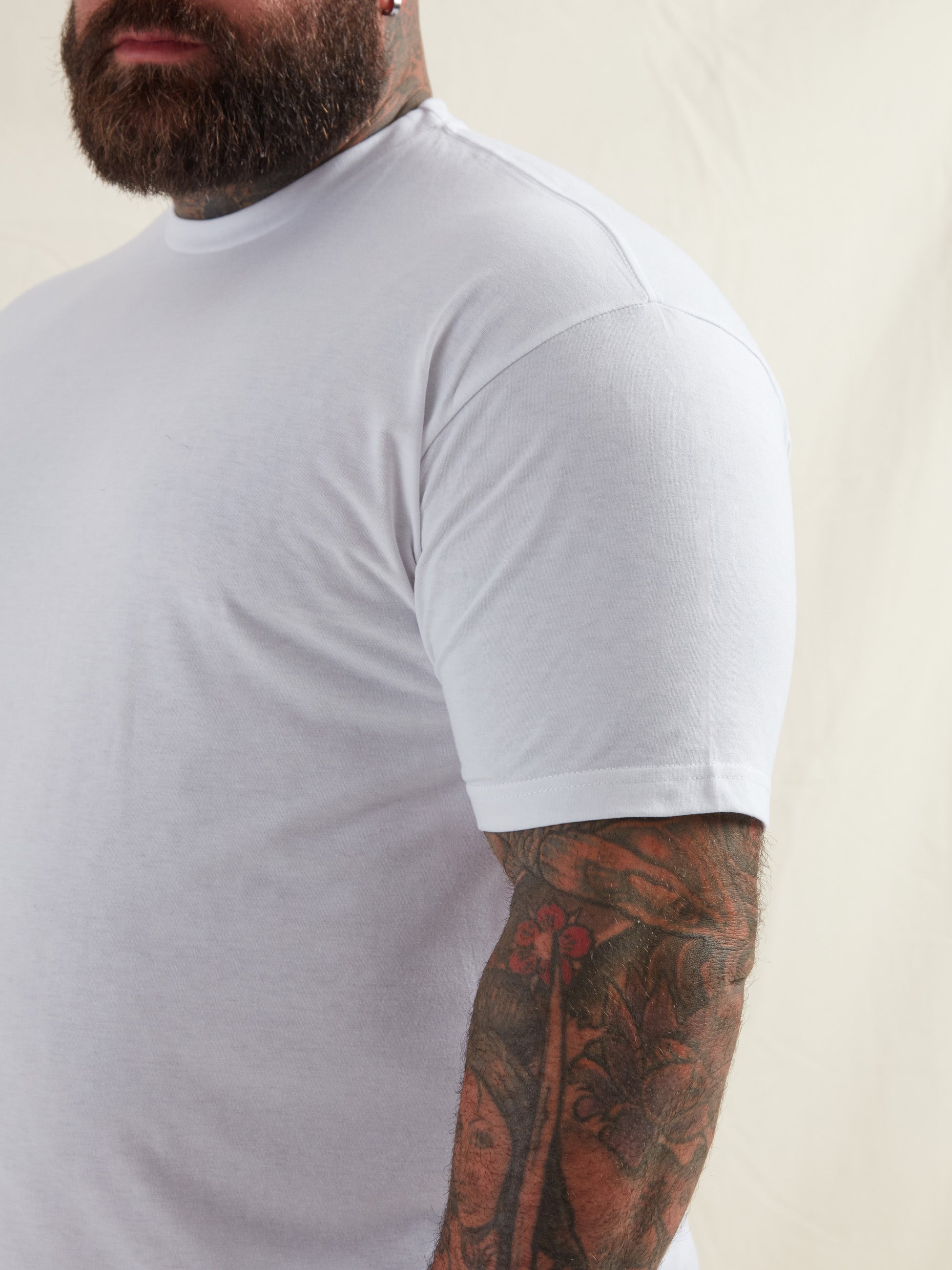 Load image into Gallery viewer, White Crew Neck T-Shirt
