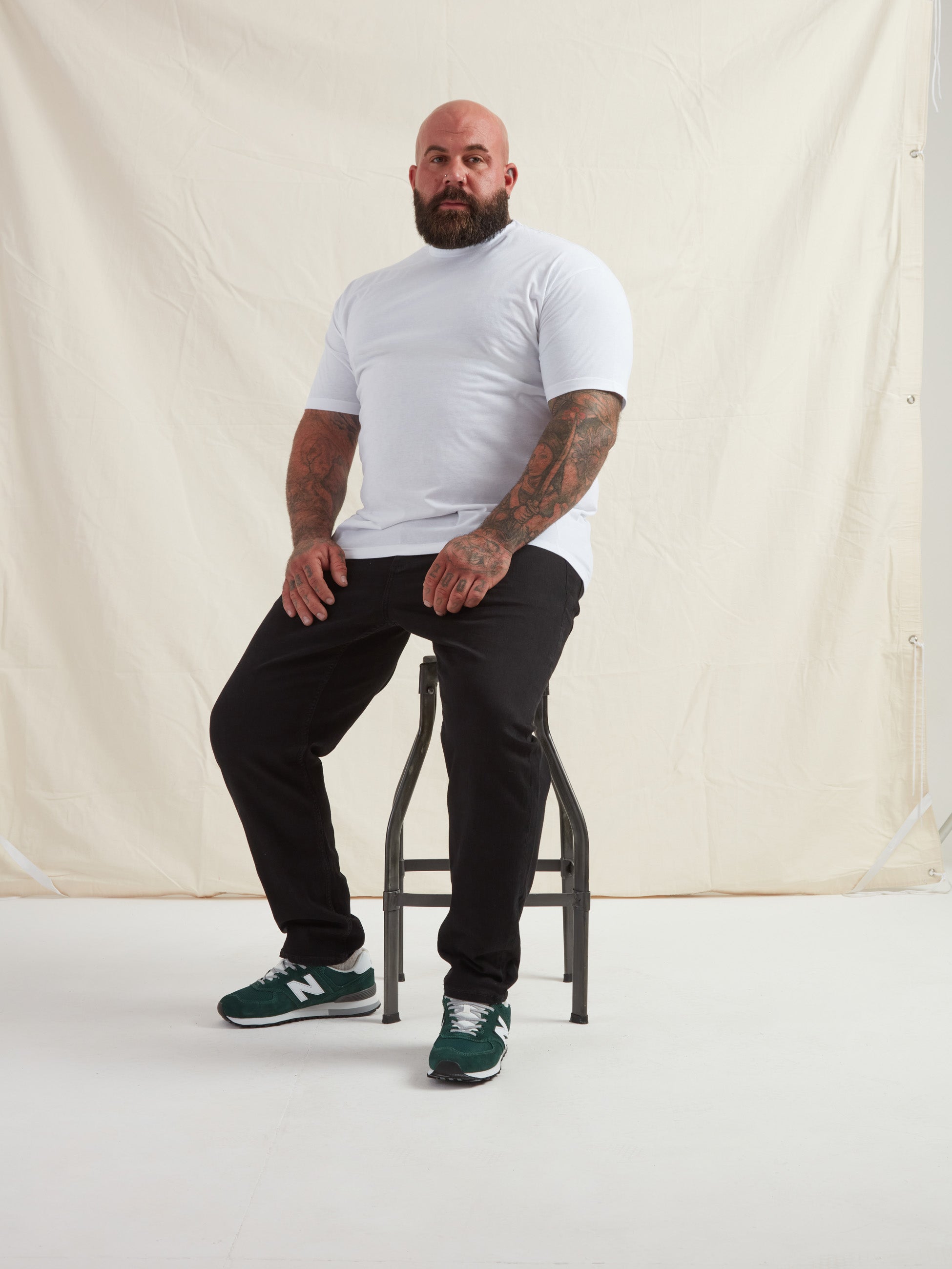 Load image into Gallery viewer, White Crew Neck T-Shirt
